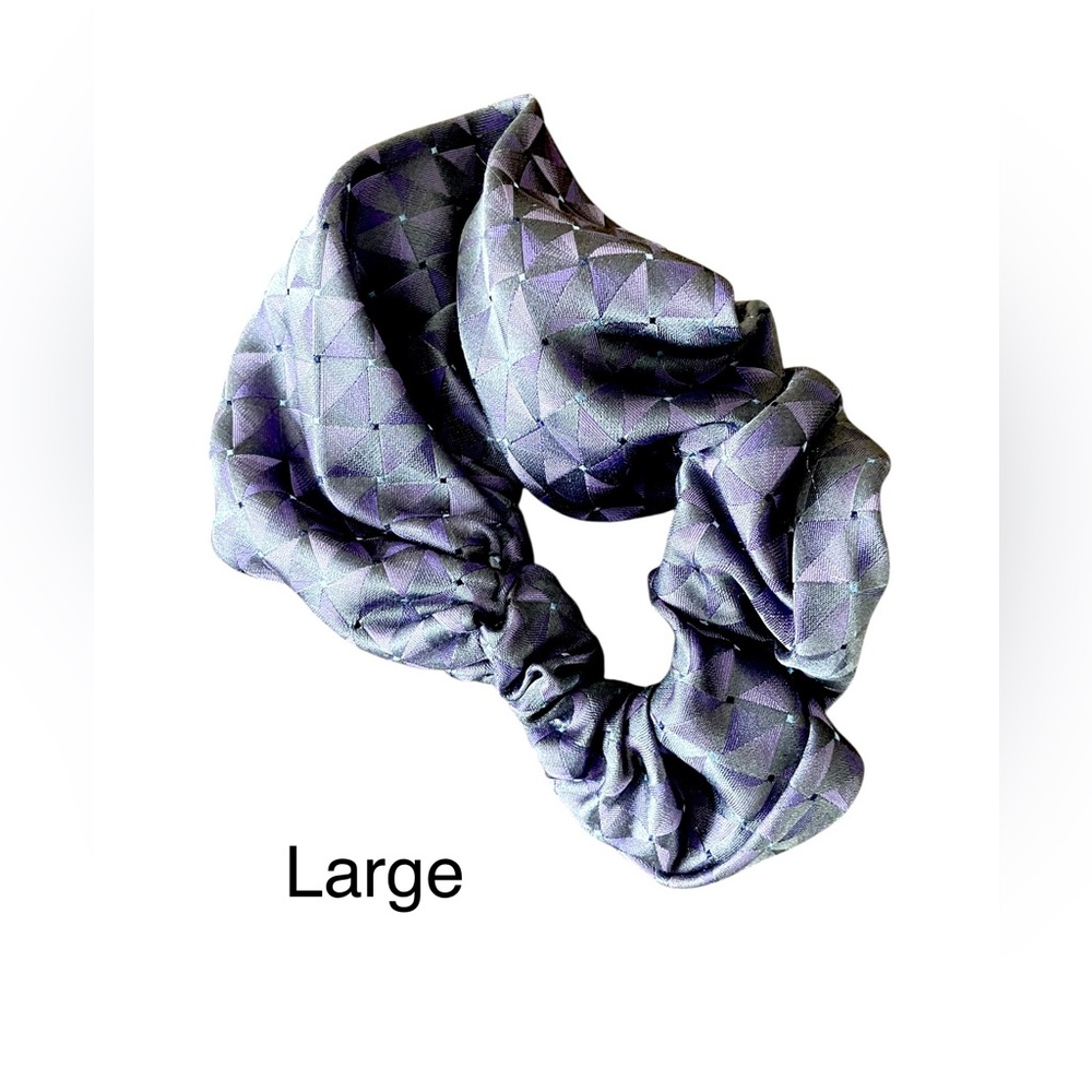 BN 100% Recycled Silk Handmade Scrunchies - Bundle of 3 - Picture 3 of 9